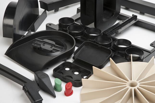 Automatically molded plastic parts for the aerospace, defense, and space industry